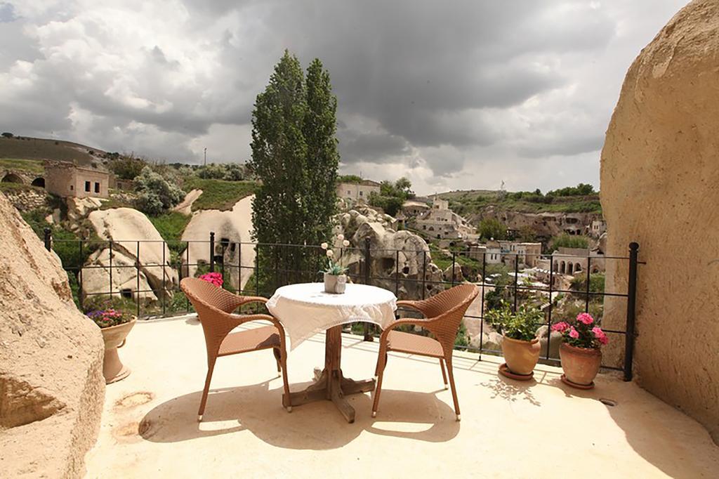 Blue Valley Cave Hotel Юргюп Екстериор снимка