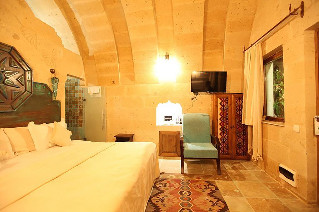 Blue Valley Cave Hotel Юргюп Екстериор снимка