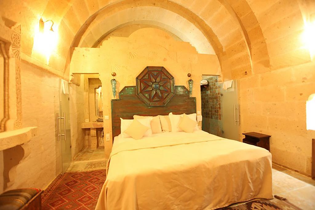 Blue Valley Cave Hotel Юргюп Екстериор снимка