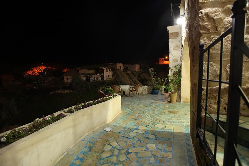 Blue Valley Cave Hotel Юргюп Екстериор снимка