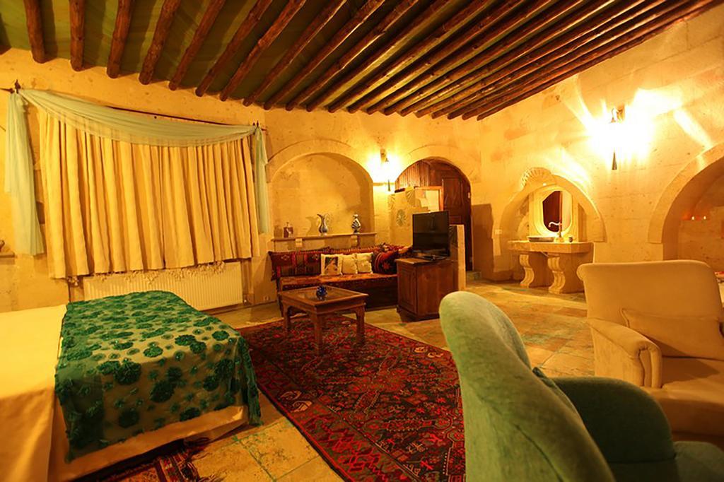 Blue Valley Cave Hotel Юргюп Екстериор снимка
