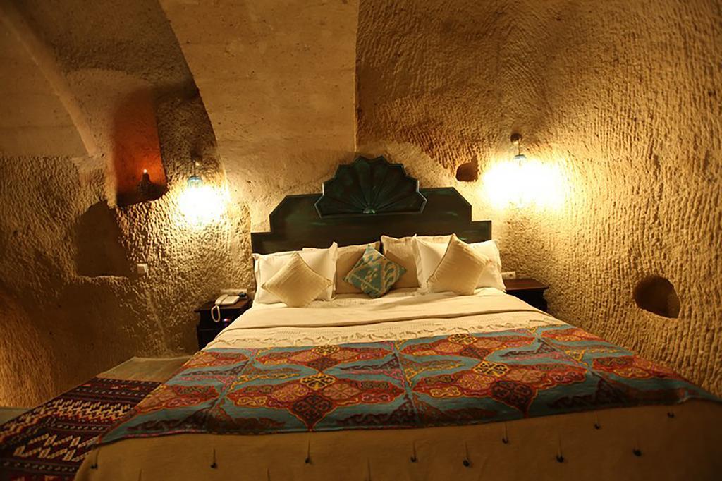 Blue Valley Cave Hotel Юргюп Екстериор снимка