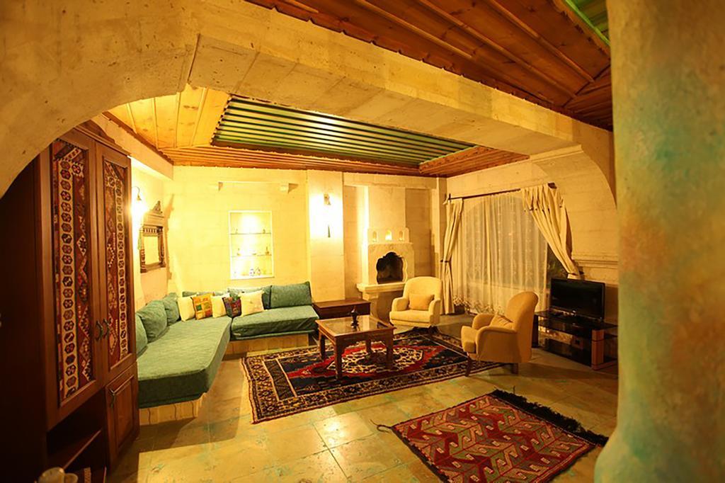Blue Valley Cave Hotel Юргюп Екстериор снимка