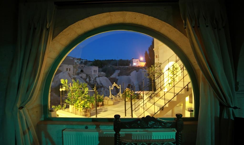 Blue Valley Cave Hotel Юргюп Екстериор снимка