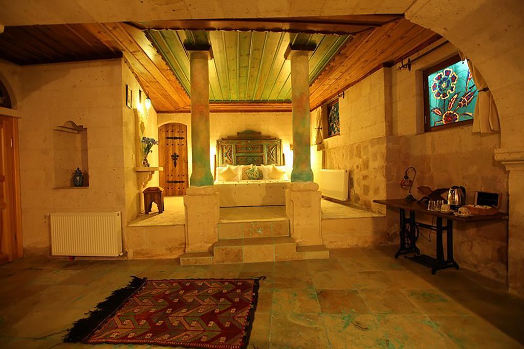 Blue Valley Cave Hotel Юргюп Екстериор снимка