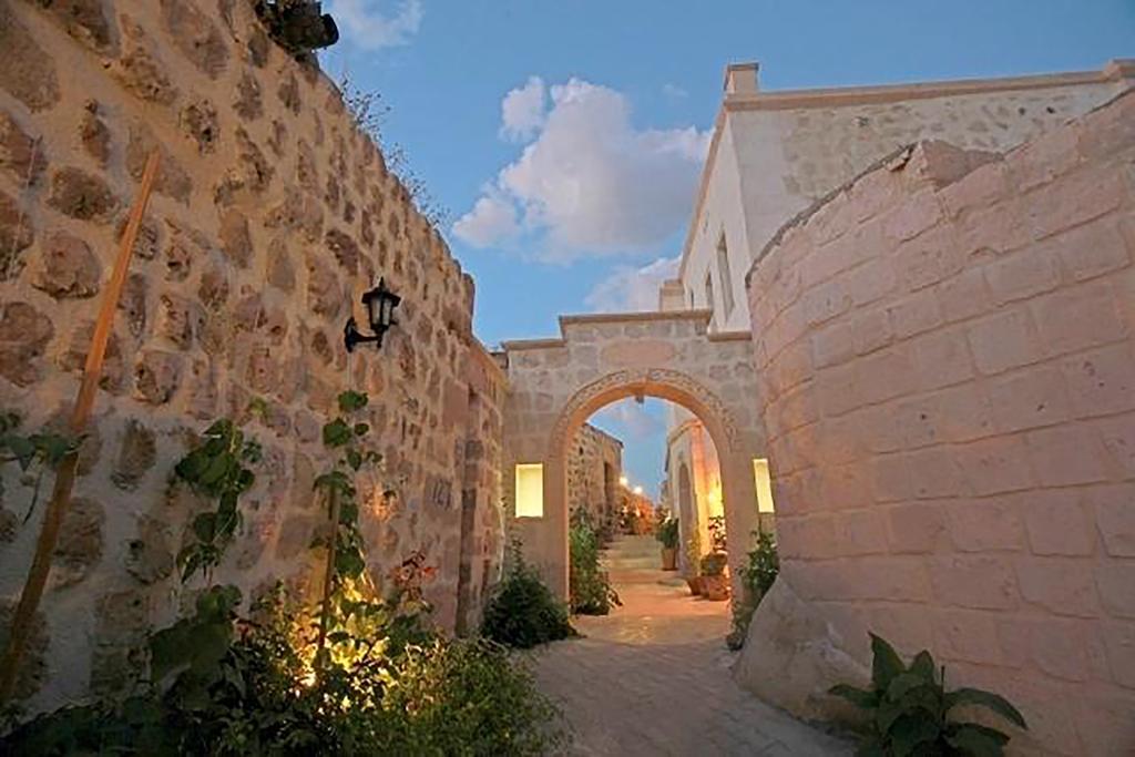 Blue Valley Cave Hotel Юргюп Екстериор снимка