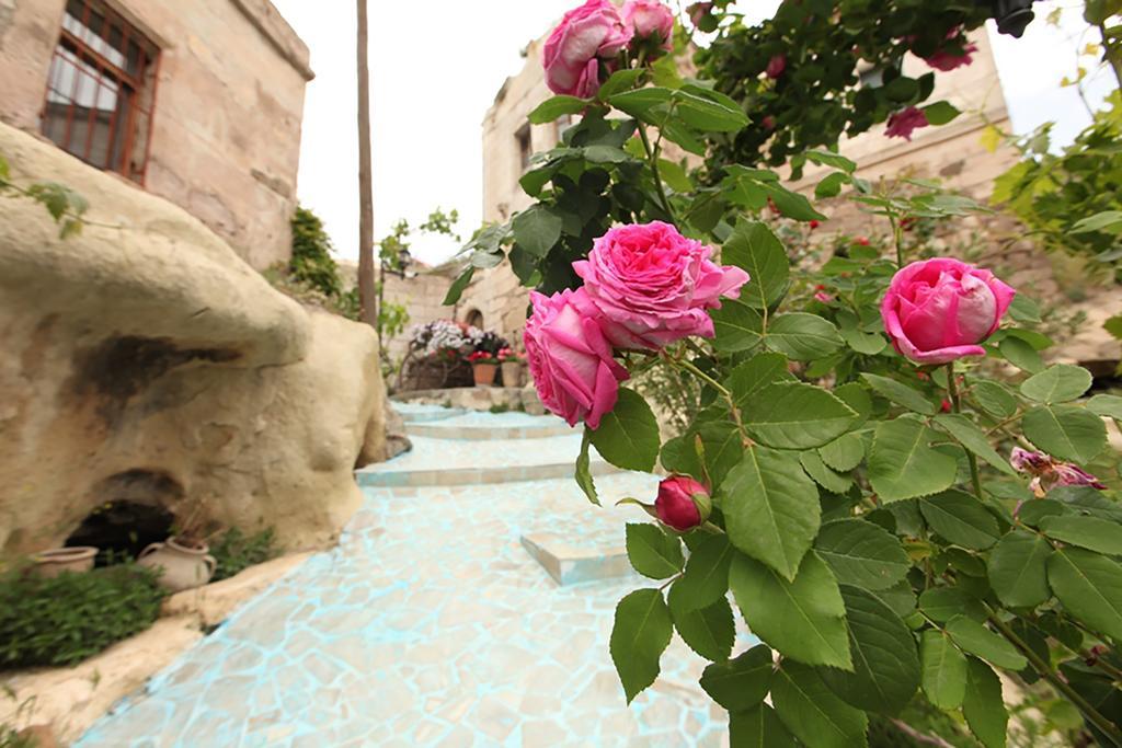 Blue Valley Cave Hotel Юргюп Екстериор снимка