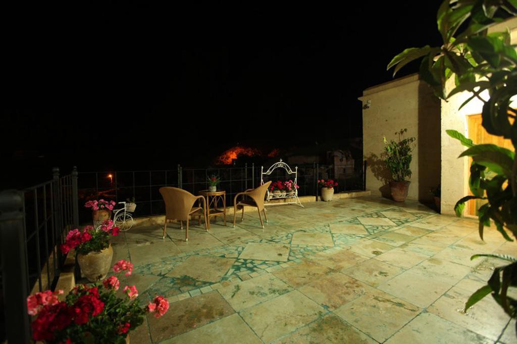 Blue Valley Cave Hotel Юргюп Екстериор снимка
