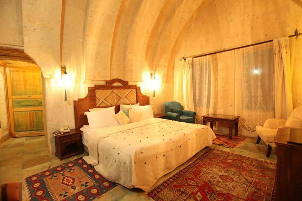 Blue Valley Cave Hotel Юргюп Екстериор снимка