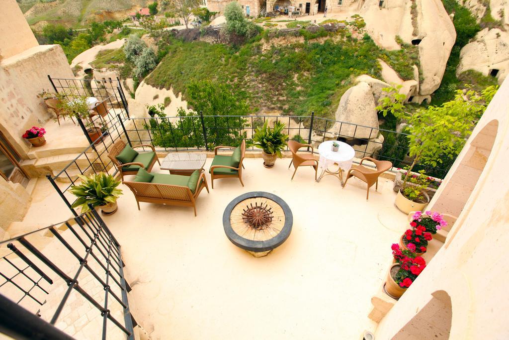 Blue Valley Cave Hotel Юргюп Екстериор снимка